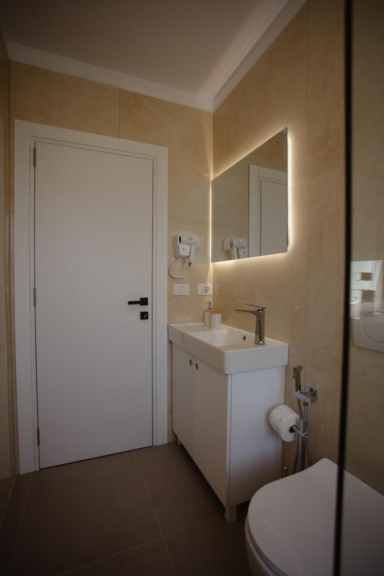 City Center Studio Apartments Shkodër Esterno foto