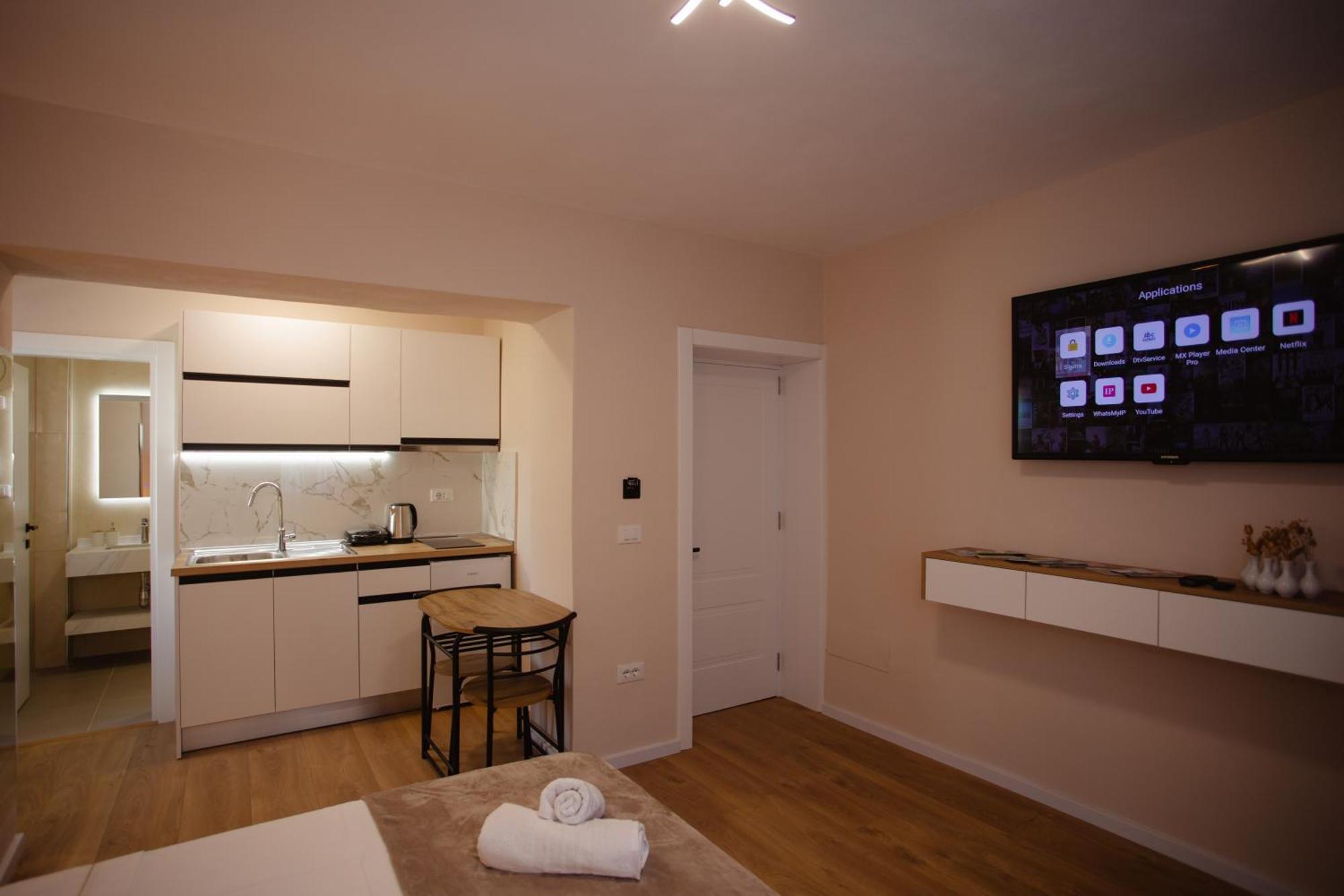 City Center Studio Apartments Shkodër Esterno foto