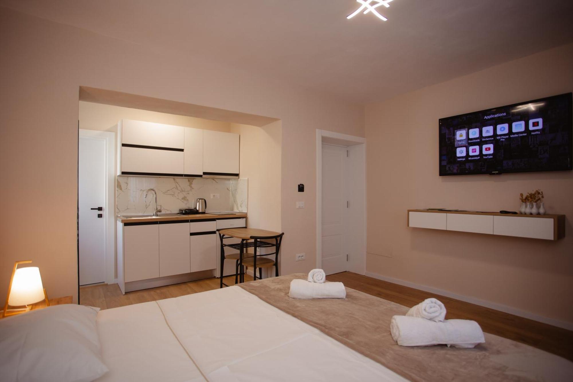 City Center Studio Apartments Shkodër Esterno foto
