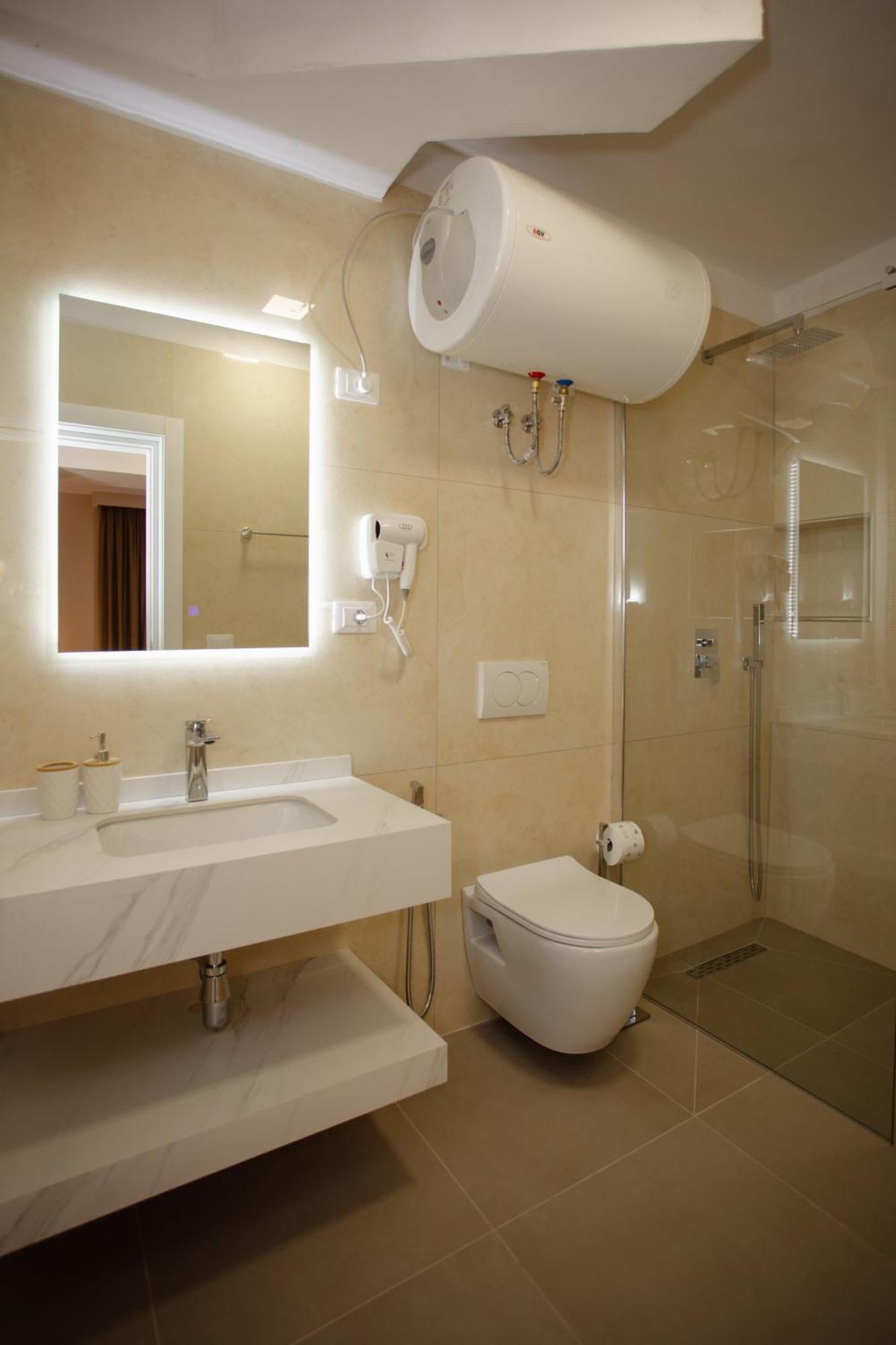 City Center Studio Apartments Shkodër Esterno foto