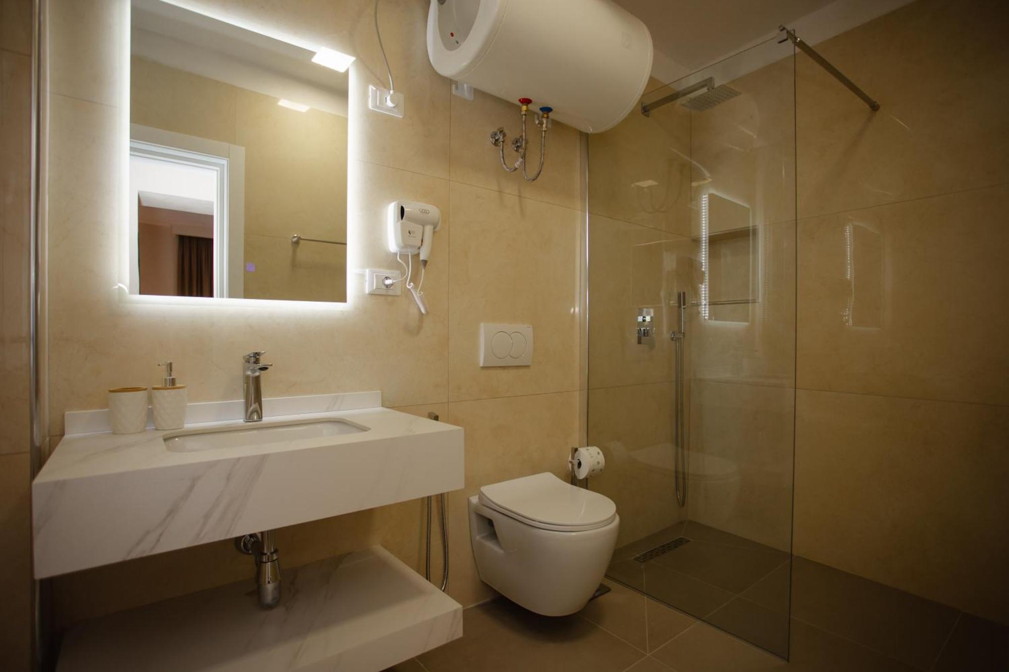 City Center Studio Apartments Shkodër Esterno foto